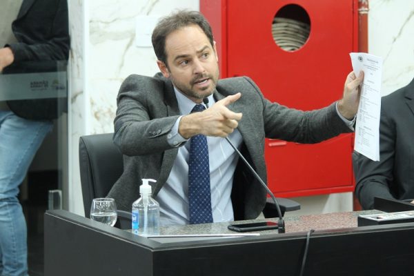 Câmara de Itabira tem manifestações contrárias e favoráveis ao empréstimo de R$ 99 milhões