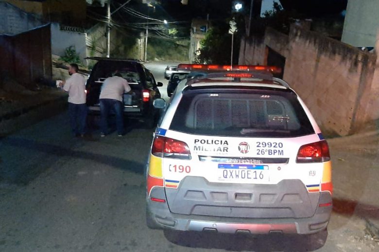 Homem é encontrado morto a tiros dentro de casa no Santa Marta