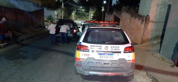 Homem é encontrado morto a tiros dentro de casa no Santa Marta