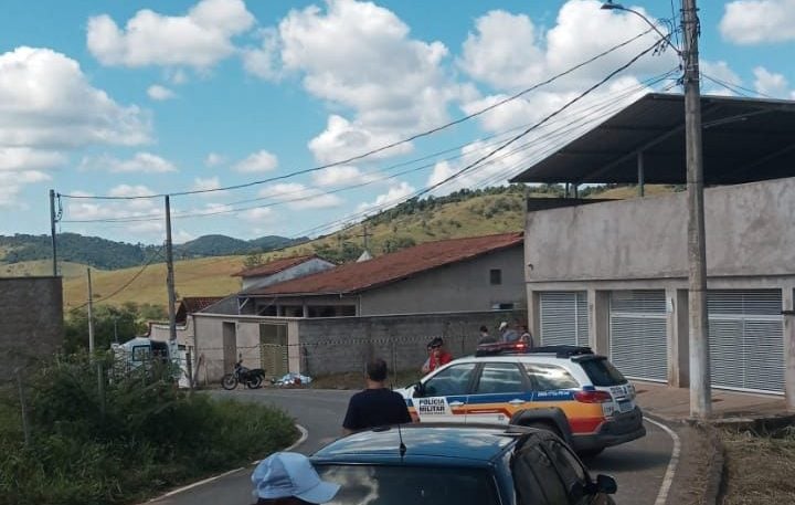 Motociclista morre ao colidir contra um muro em Nova Era