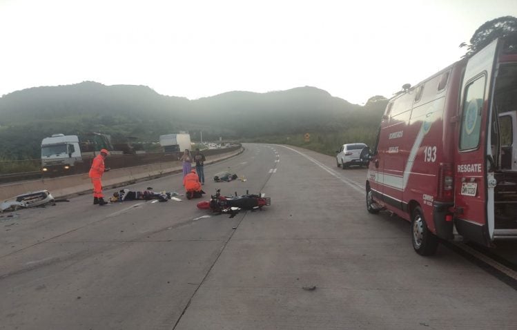 Casal fica ferido em acidente na BR-381, em Bom Jesus do Amparo