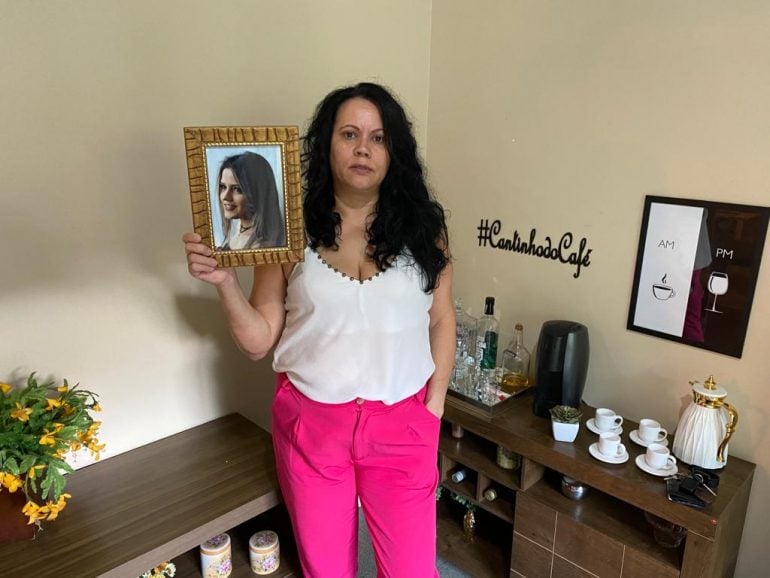 “Eu não vou me calar, quero justiça”, diz mãe de Júlia Moraes após a morte da filha durante cirurgia plástica