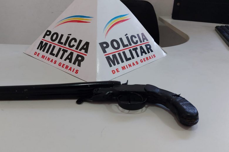 Após denúncia, PM apreende garrucha calibre .44 em Itabira