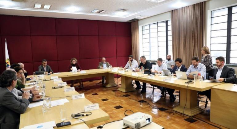 Será que melhora? Prefeitura, Câmara e empresas de ônibus assinam acordo para transporte público de BH