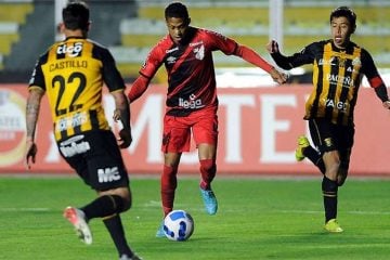 Athletico-PR é goleado pelo The Strongest e amarga lanterna na Libertadores