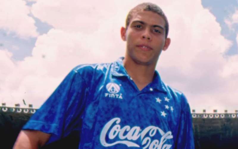 Cruzeiro relembra estreia de Ronaldo como jogador celeste há 29 anos