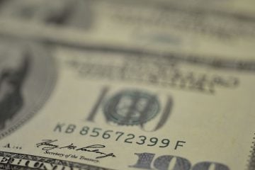 Dólar cai e mercados reagem à alta na inflação dos Estados Unidos