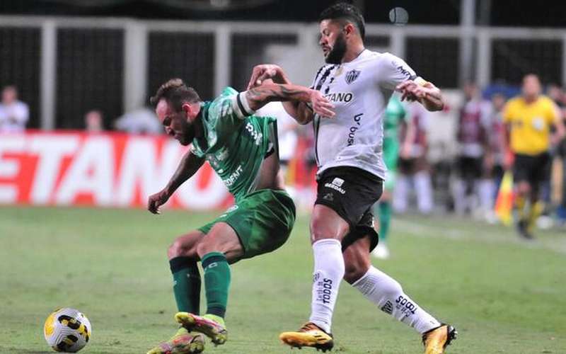 Hulk é absolvido pelo STJD por lance contra o Coxa; Atlético sofre punição