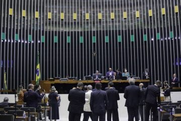 Câmara aprova limite da alíquota de ICMS sobre combustíveis