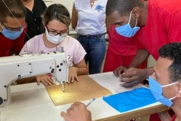 Presos da Penitenciária de Uberlândia produzem lençóis para hospitais
