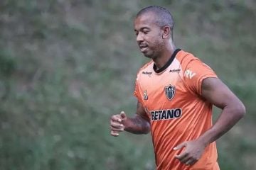 Atlético renova contrato do lateral-direito Mariano até o fim de 2023