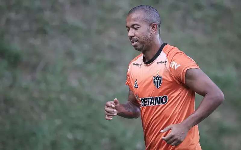 Atlético renova contrato do lateral-direito Mariano até o fim de 2023