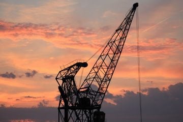 União Europeia quer suspender importações de petróleo da Rússia
