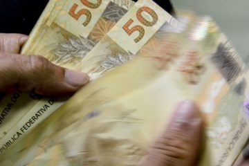 Beneficiários com NIS de final 4 recebem novo Bolsa Família