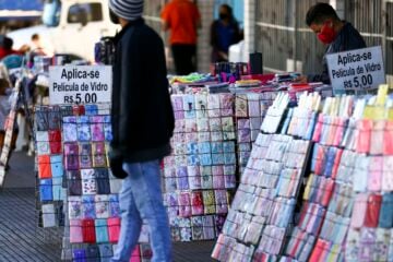 Rendimento dos brasileiros é o menor desde 2012, aponta IBGE