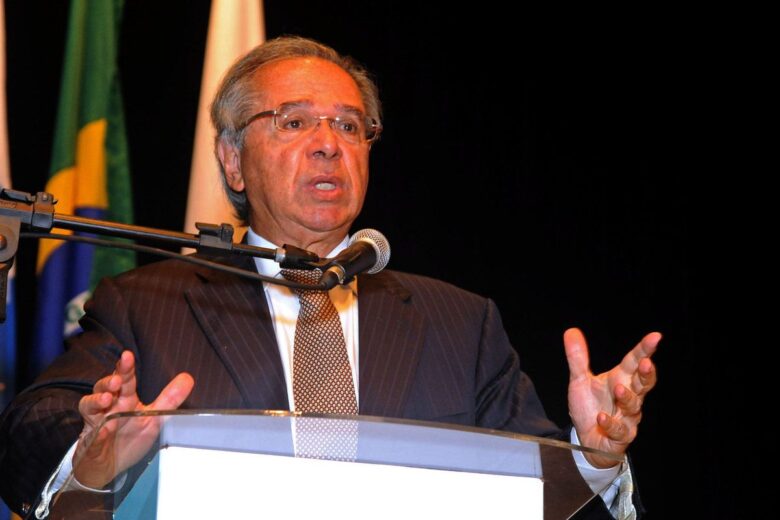 Ministro diz que BNDES ainda deve bilhões ao governo