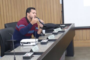 Rodrigo Diguerê dá “puxão de orelha” em prestações de contas dos secretários municipais