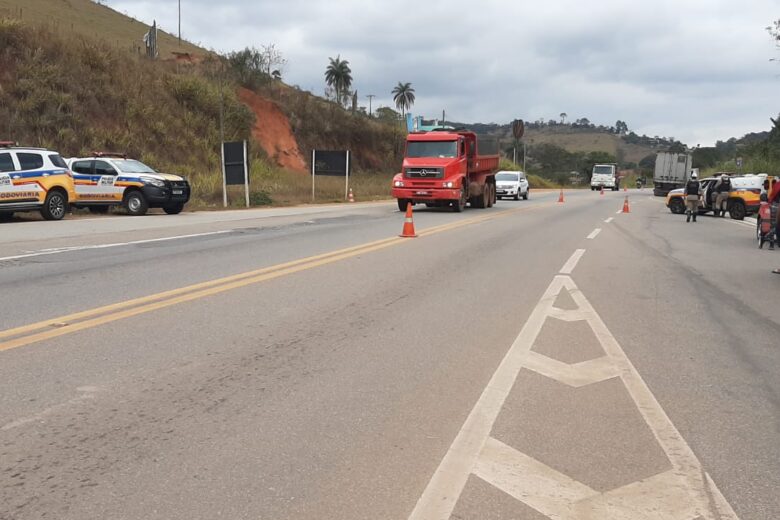 Polícia Rodoviária intercepta micro-ônibus que seguia com drogas para Ipoema