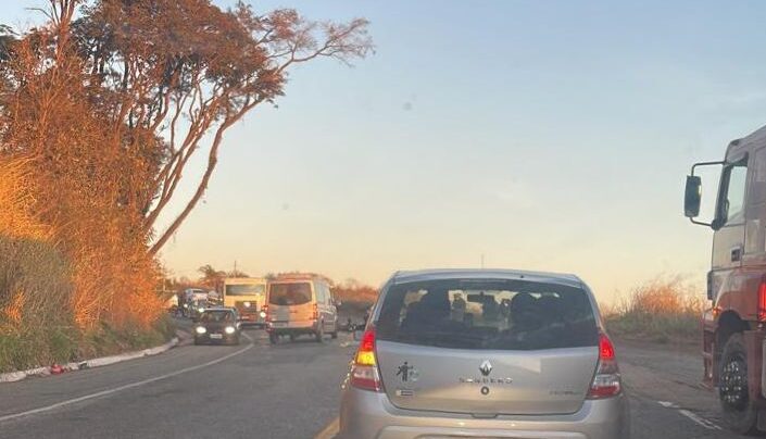 Acidente com vítima fatal interdita BR-381 em Caeté