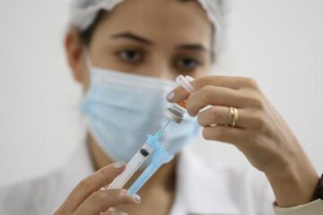 Pessoas acima de 40 anos podem receber a 4ª dose nesta semana em BH