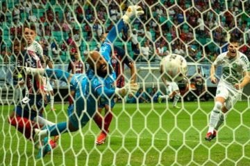 Bahia tropeça contra Chapecoense e beneficia o líder Cruzeiro na Série B