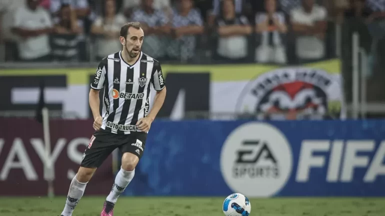 Após deixar o Atlético-MG, Diego Godín acerta ida para o Vélez Sarsfield