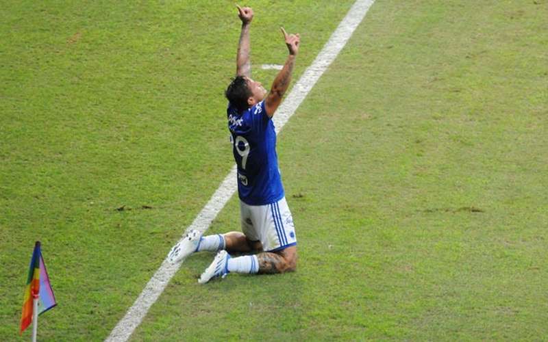 Cruzeiro atinge nona vitória consecutiva na temporada diante do CRB