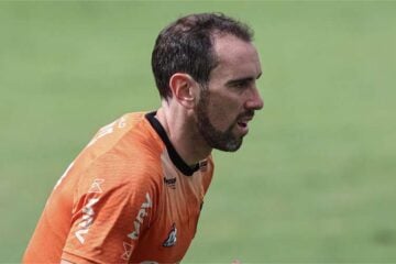 Atlético se reunirá com Godín para definir saída; zaga vai ter reposição