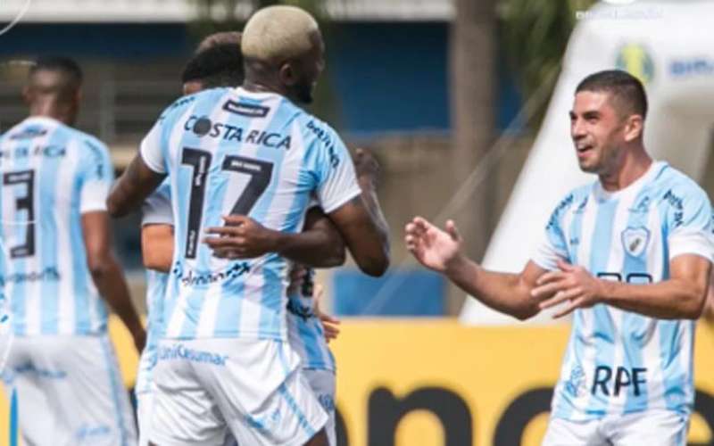 Ponte Preta perde para o Londrina e segue perto do Z4 na Série B