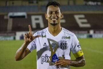 Suspenso, artilheiro da Série B desfalcará Ponte Preta contra o Cruzeiro
