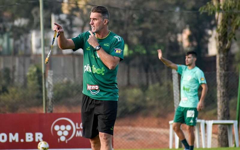 ‘Mudança de peças’: as opções de Mancini para mudar a escalação do América