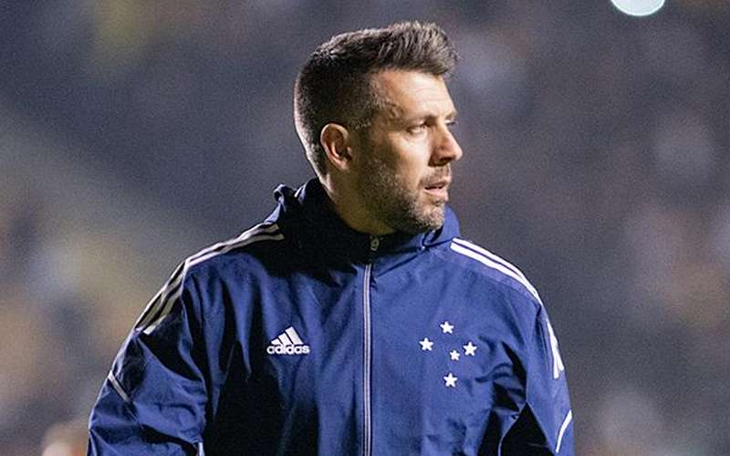 Pezzolano celebra nova vitória do Cruzeiro, mas avalia: ‘Muito a melhorar’