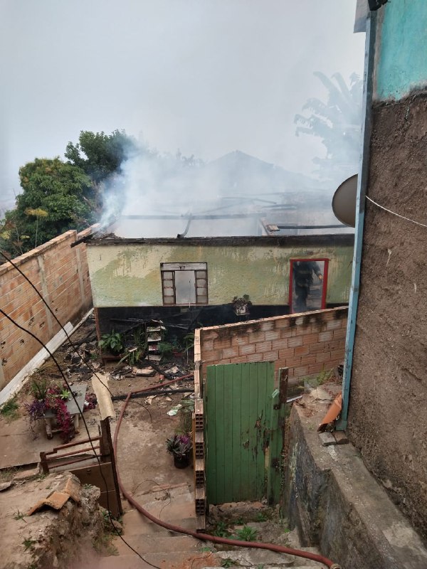 Incêndio em residência mata marido e esposa, que estava grávida, na Grande BH