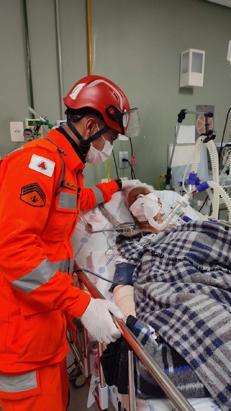 Bombeiro atende a própria avó durante incêndio na Santa Casa de BH