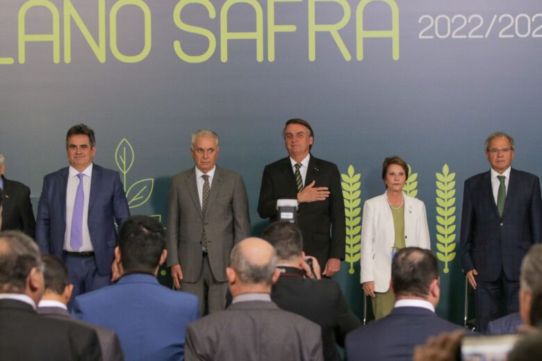 Plano Safra 2022/2023 anuncia R$ 340,8 bilhões para a agropecuária