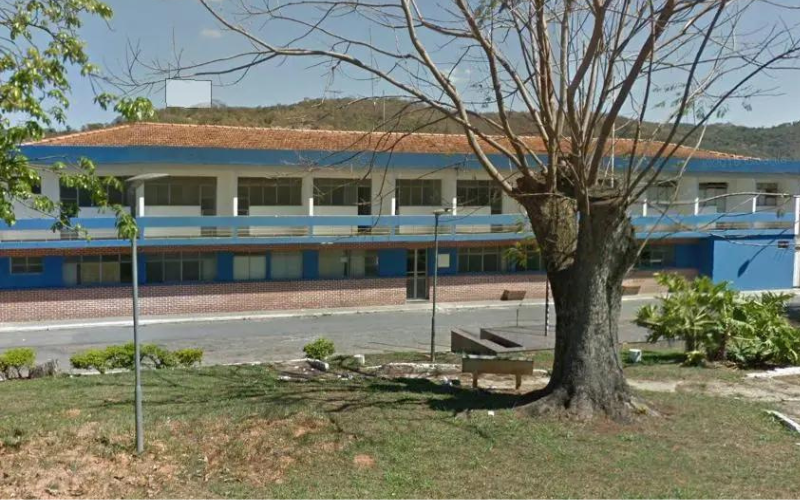 Homem morre após quebrar porta de vidro em tentativa de assalto