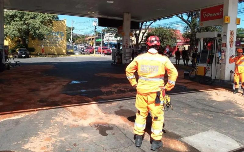 Surto: funcionário ameaça colocar fogo em posto de combustível