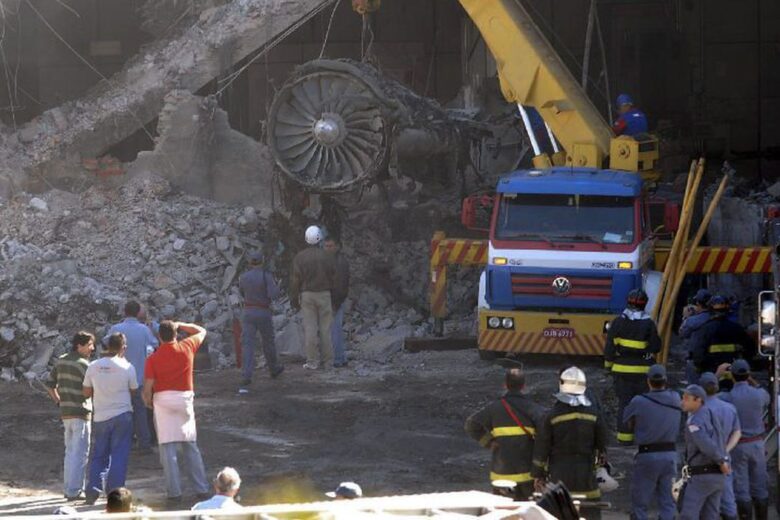 Acidente com avião da TAM completa 15 anos e permanece sem condenações
