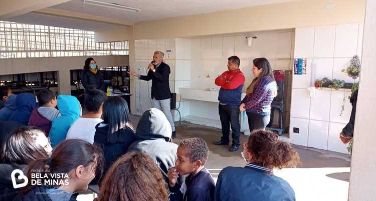Equipe do CRAS realiza palestra sobre prevenção às drogas em Bela Vista de Minas