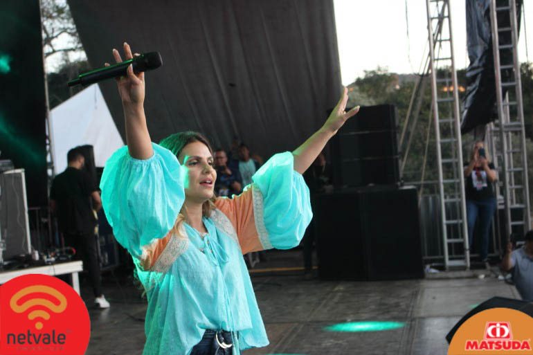 GALERIA DE FOTOS: Show de Aline Barros na Festa do Cavalo de Nova União!