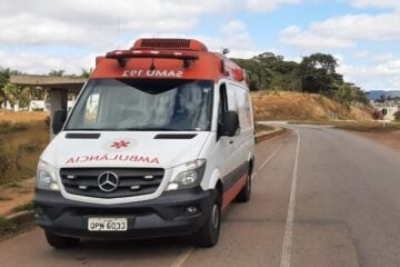 Buraco na pista causa acidente com motociclista em Itabira