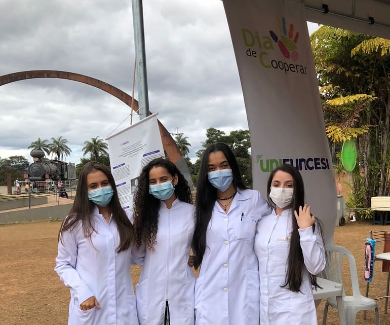 Dia de Cooperar: ação cooperativista é sucesso de público na Praça do Areão