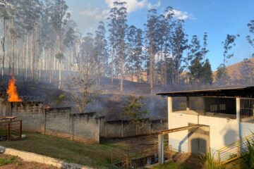Incêndio em mata danifica adutora de abastecimento da ETA Rio de Peixe