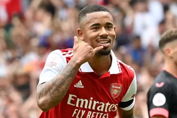 Gabriel Jesus marca, Arsenal bate o Chelsea, e reassume a liderança no Inglês
