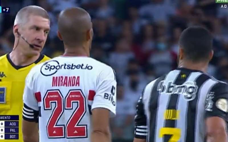 Atlético publica vídeo para provar declarações de Hulk contra Daronco; veja