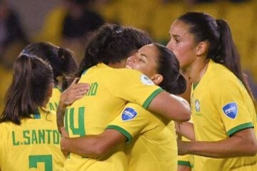 Brasil goleia  Argentina na estreia da Copa América Feminina