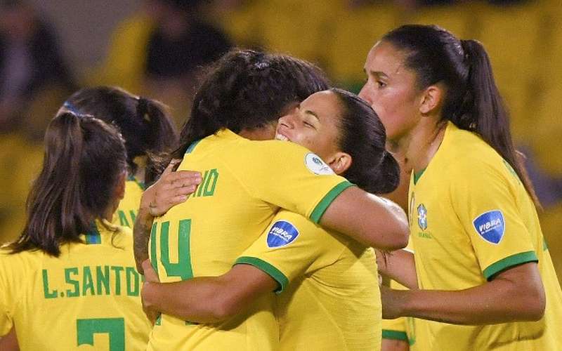 Brasil goleia  Argentina na estreia da Copa América Feminina