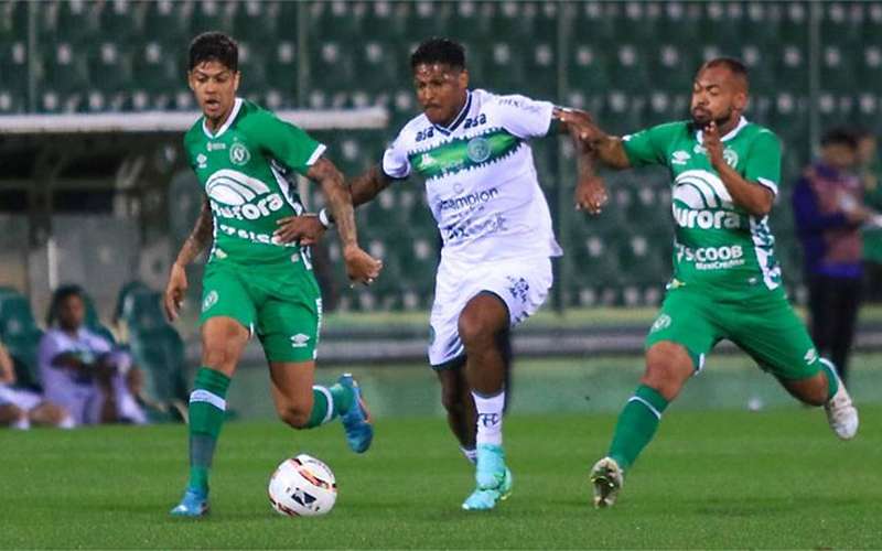 Guarani empata com a Chapecoense e perde chance de deixar o Z4 na Série B