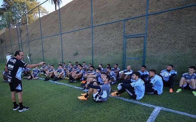 Cuca considera elenco atual do Atlético melhor que o de 2021