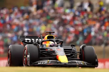 Verstappen fatura GP da Hungria mesmo após largar em 10º